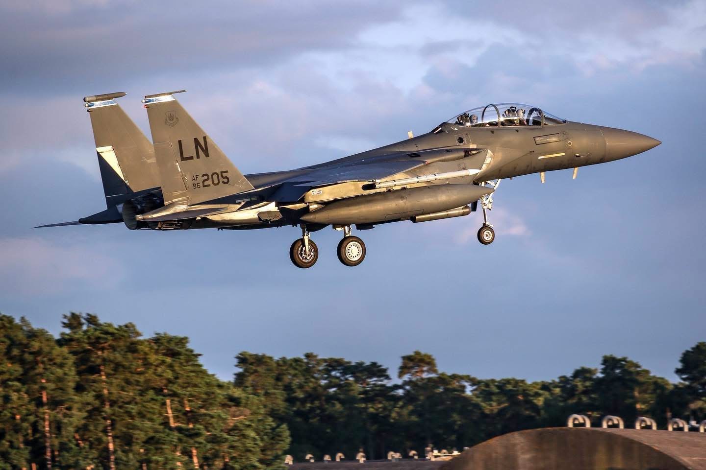 今日老鹰 早安攻击鹰[飞机]美国驻欧空军第48联队第492中队F-15E（USA