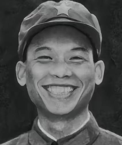 1979年，解放军一名走失的战士正在越南的农田里挖红薯，突然迎面冲过来七八名越军