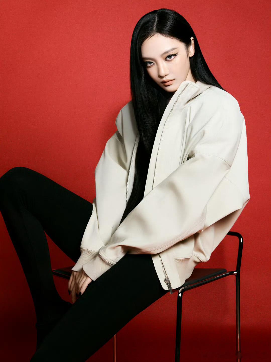 宁艺卓顶奢女帝宁艺卓拿下蓝血最高待遇 真的被宁艺卓的时尚之路狠狠震撼到！短短半年