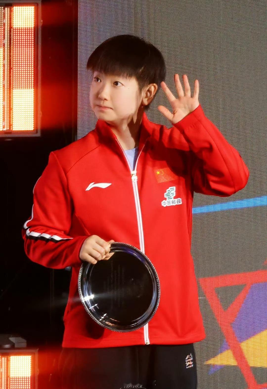 孙颖莎备战世乒赛读科比自传顶级运动员之间的惺惺相惜啊！！ 
