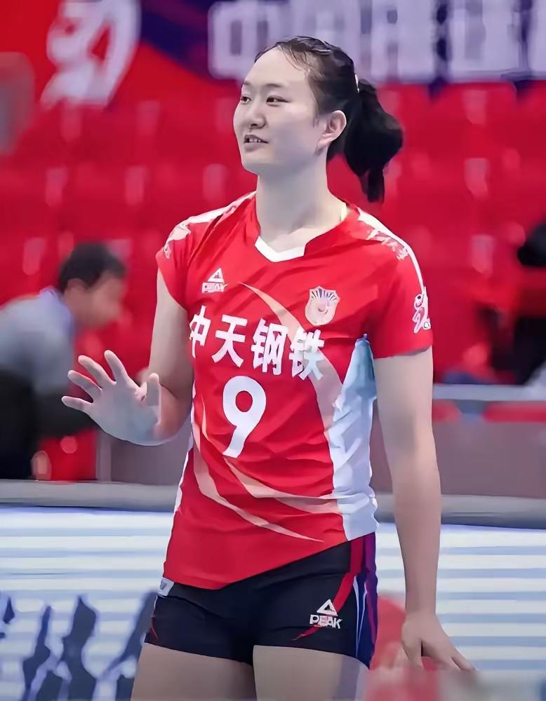 许若亚退役安置又有新解
       1994年出生的湘妹子许若亚，为了追求排球