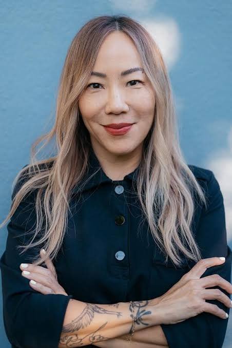 Lisa 的纪录片导演 Sue Kim 分享说，能够记录 Lisa这一变革性的一