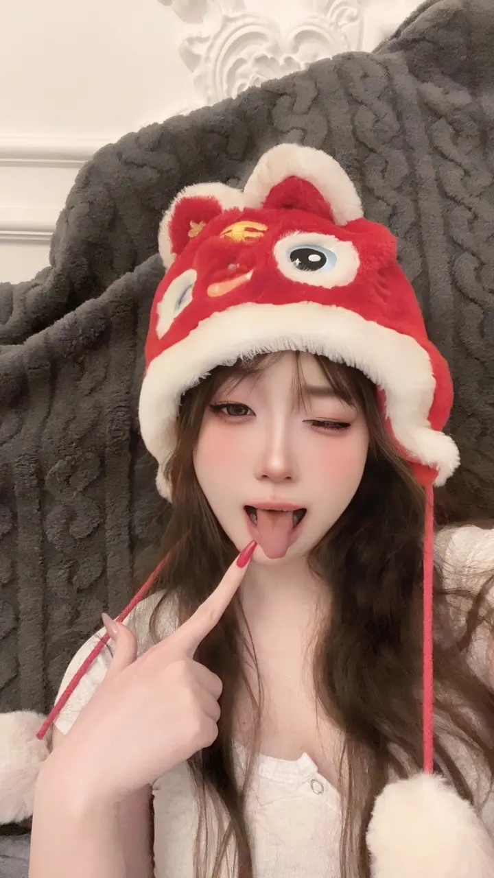 摩羯座 甜妹 怼脸祝发财