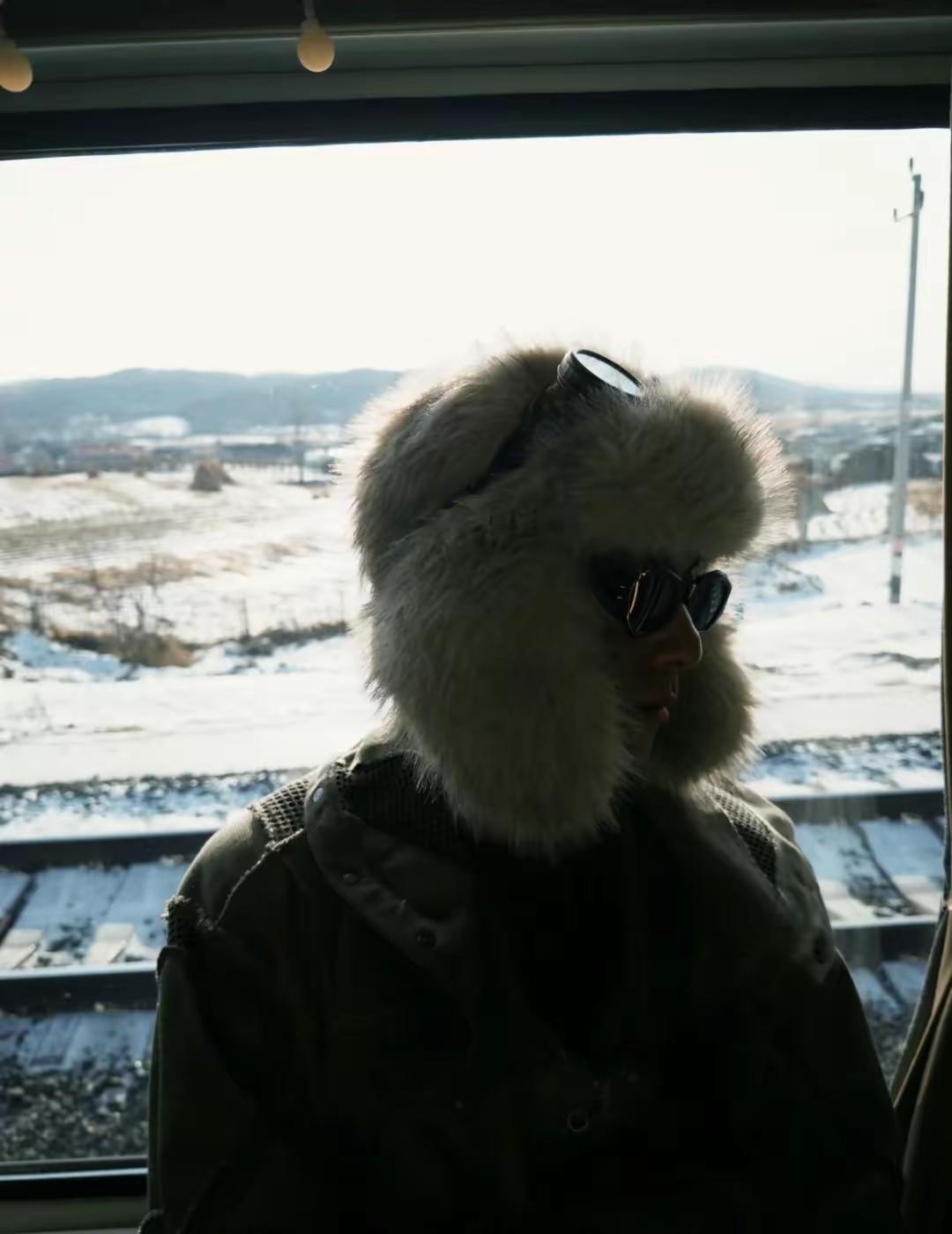 王鹤棣
那可是我女儿的偶像
说谁都成，就是不能说她偶像不好看
昨天她小姨无意间说