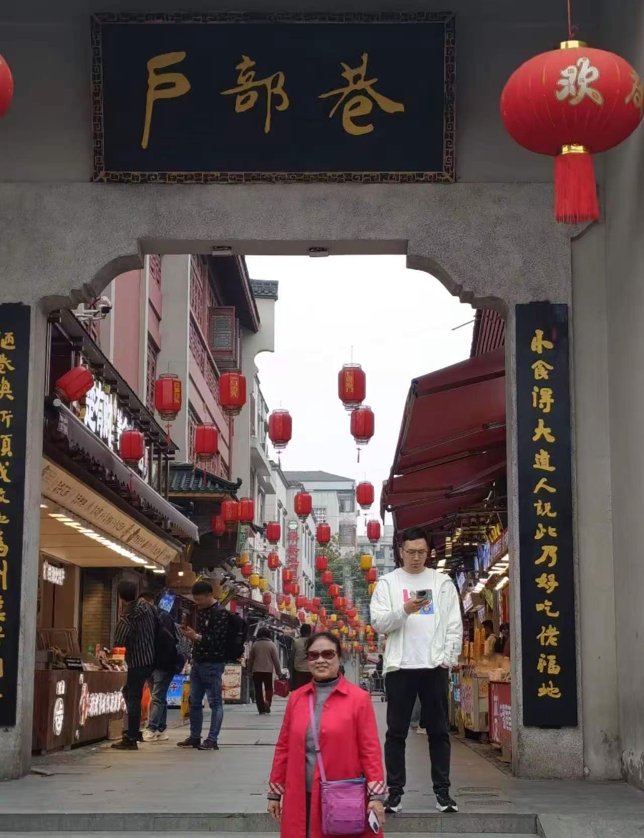 今天的武汉市天气太给力了所以多拍了几张