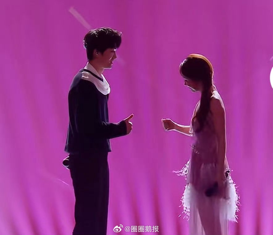黄子弘凡夸谭松韵黄子弘凡不让搭档吃一点亏 听说这个ending是黄子弘凡想的哇啊