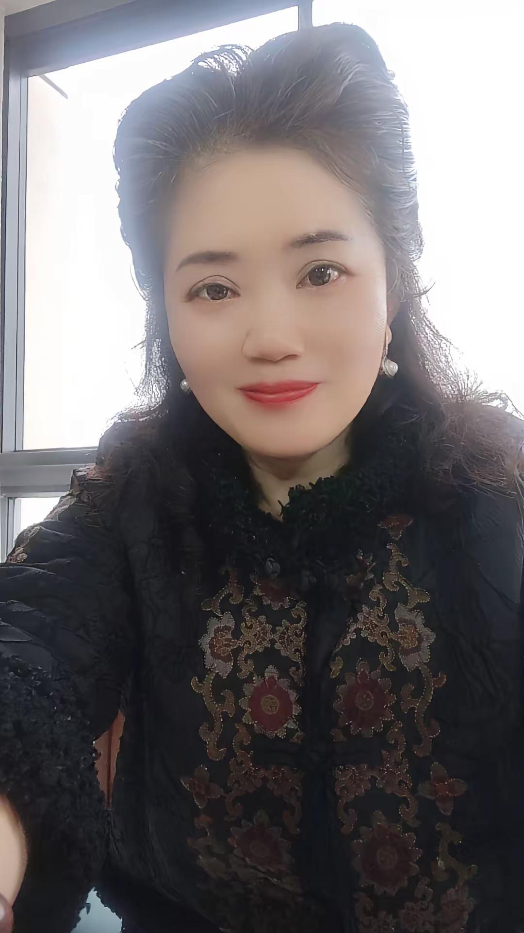 25元的快乐是发夹给的，身高不够，发型来凑，有时想想，什么是开心，自己开心才是真