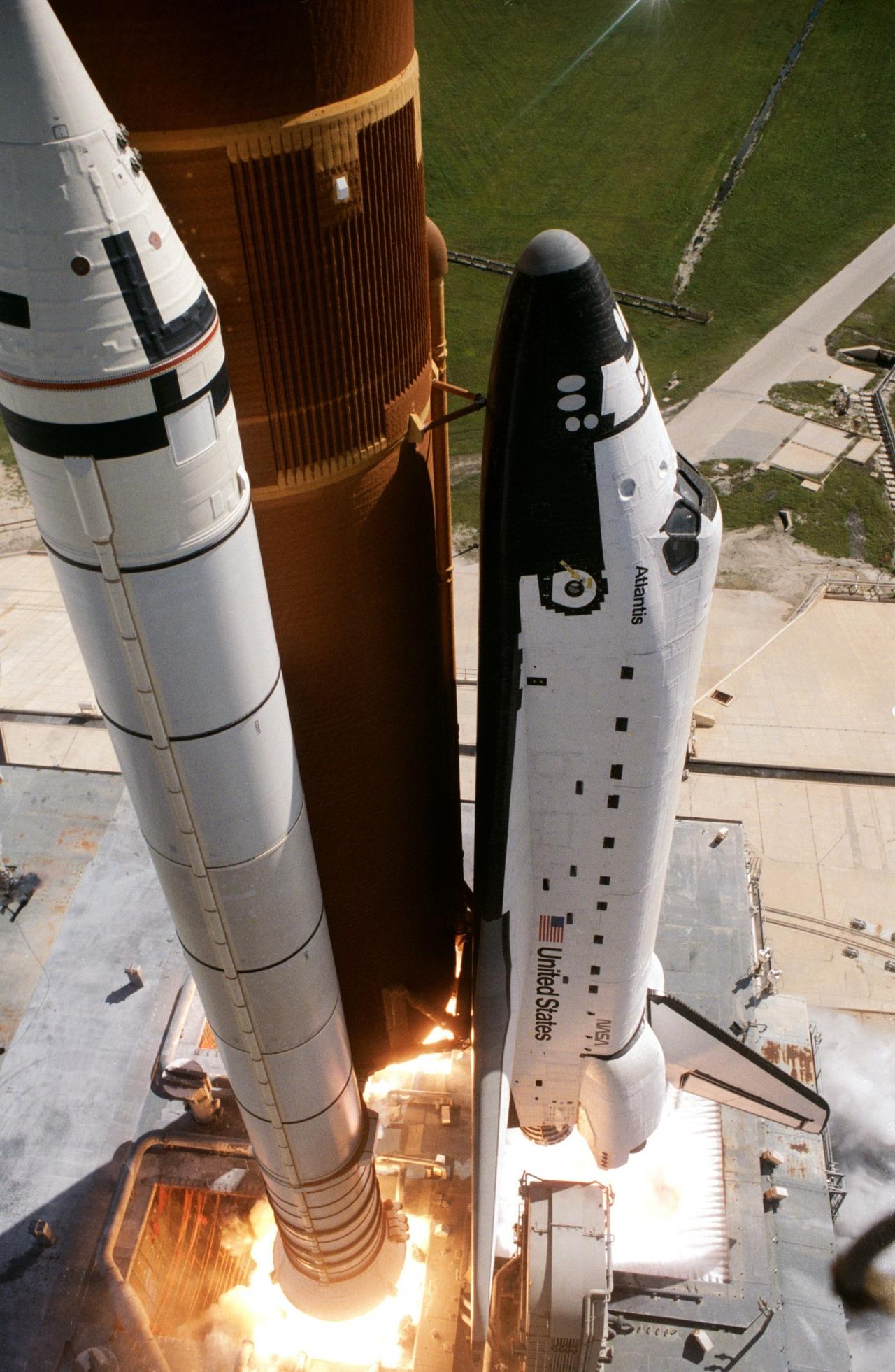 1985年10月3日：STS-51-J“亚特兰蒂斯”号航天飞机首飞
STS-51