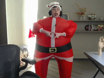 主打抽象！水晶哥身着充气圣诞老人服装 祝粉丝圣诞快乐！不懂就问，这不是酒桶的圣诞