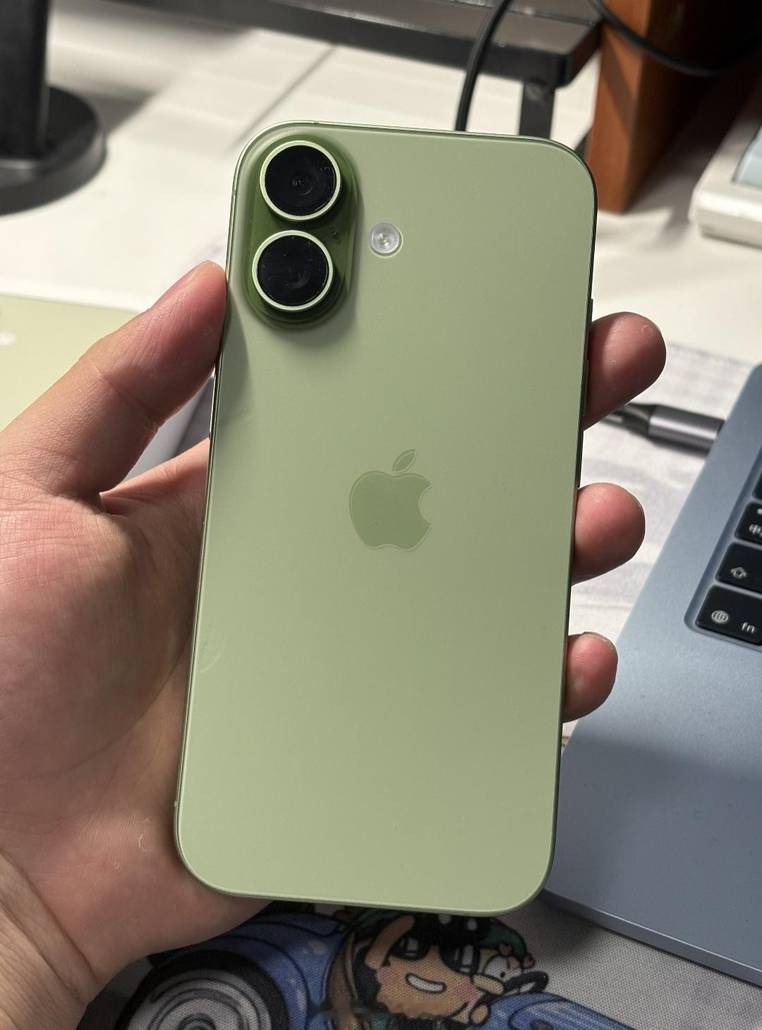 iPhone17或成史上最长寿苹果手机，苹果这波刀法彻底变了，拉短时间线来看，i