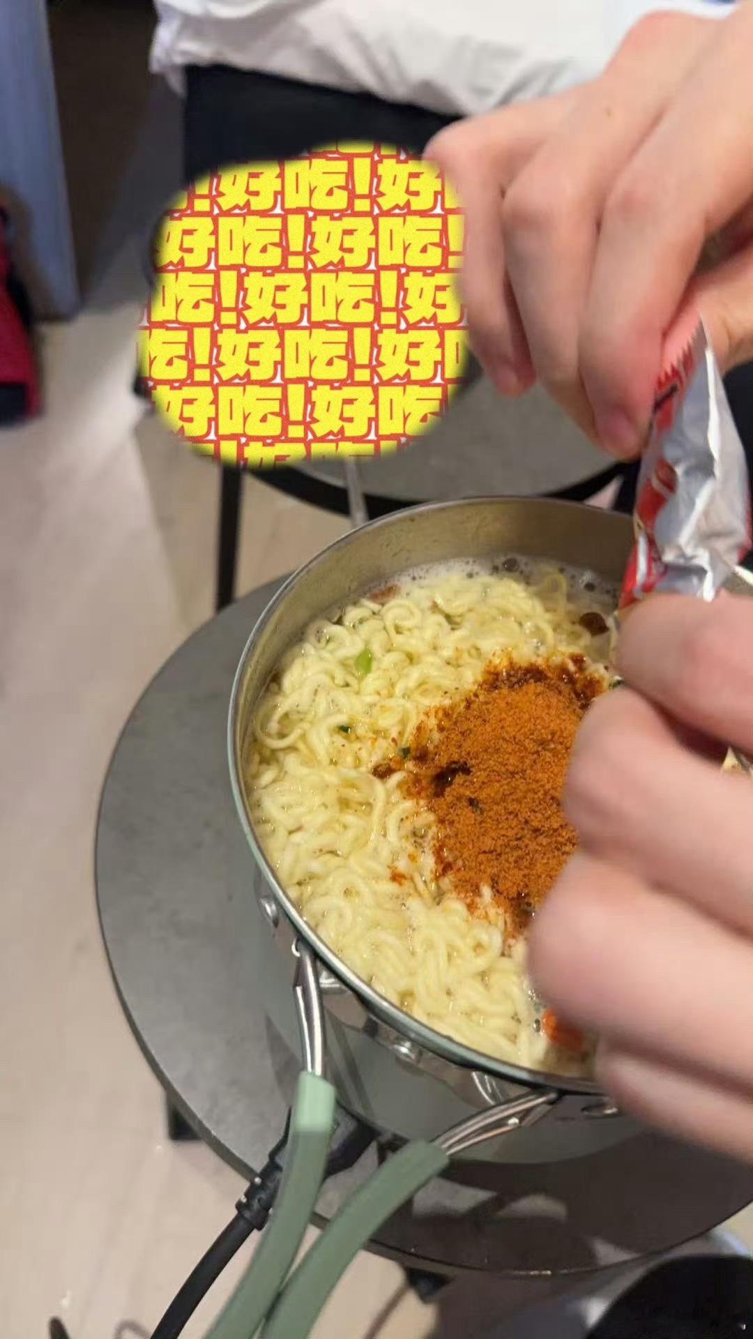 忽然想到今年的中秋节是9月25日，国羽亚运团应该会在日本度过。刘毅想起去年中秋节