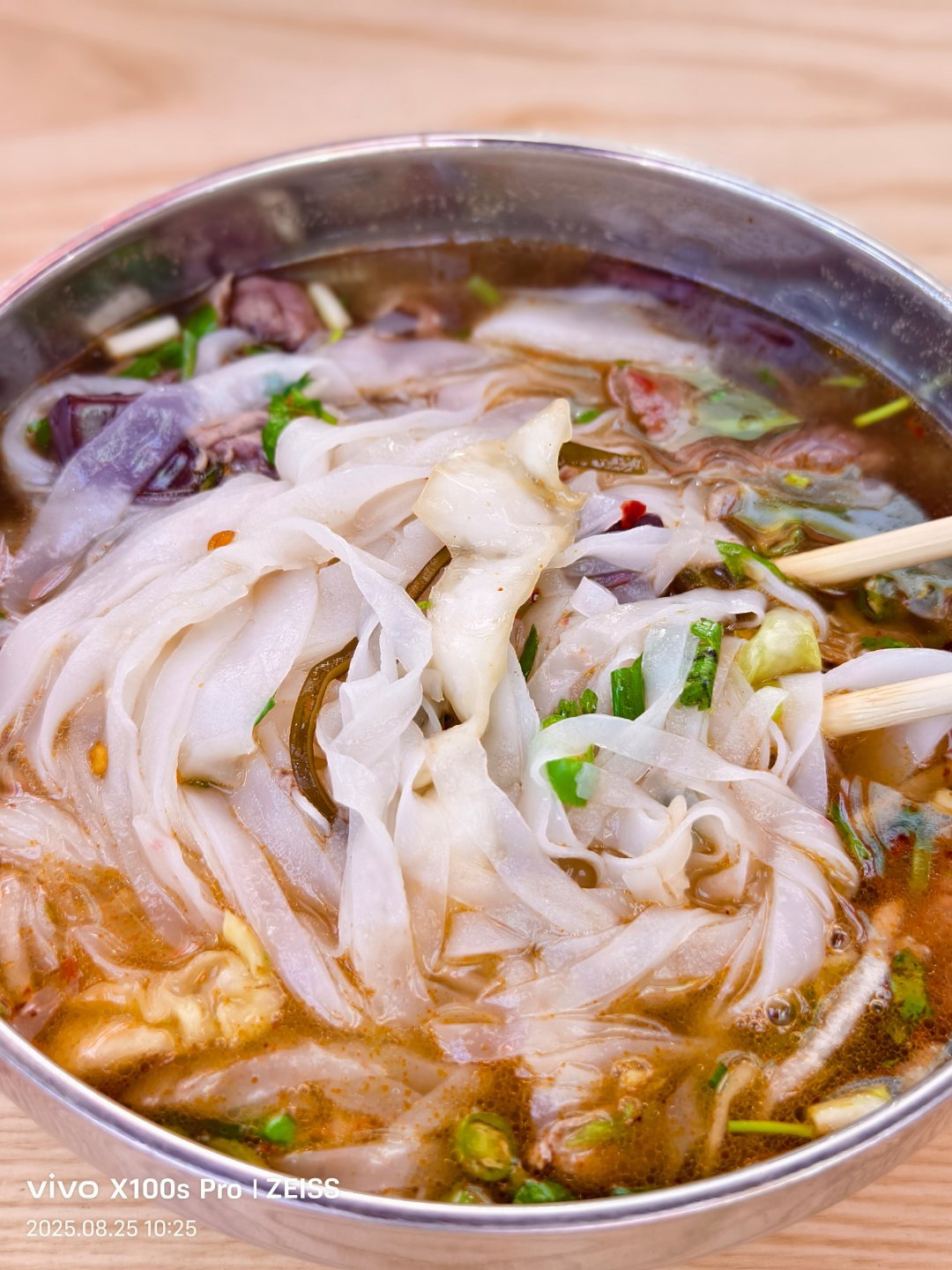 我是一枚吃货～想旅行～想念美食～去年贵州行吃到的美食，看看解解馋吧 ​​​