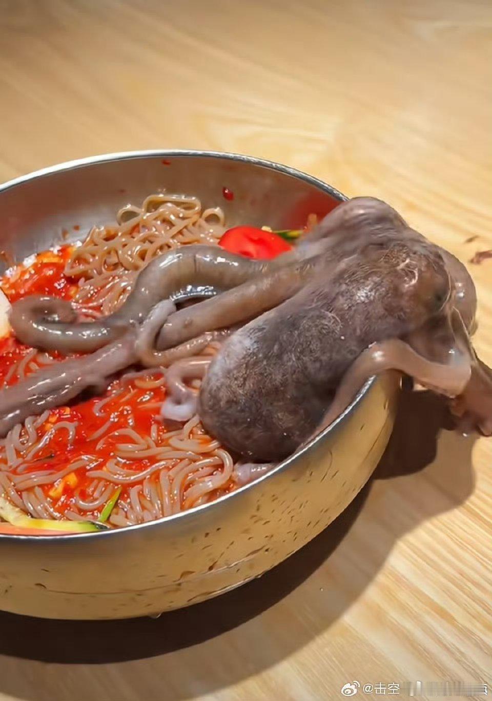 以为是食材结果是员工以为是食材结果是员工这也太逗了
