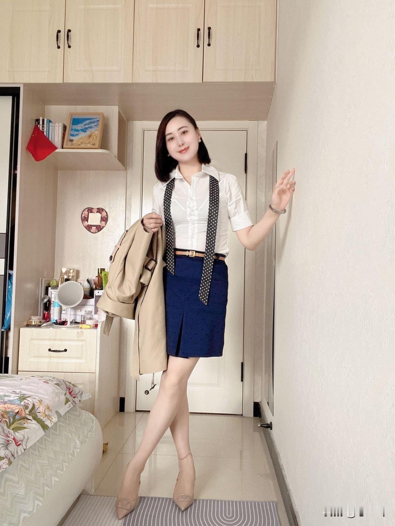 优雅职场风穿搭，尽显女性魅力！