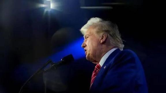 特朗普一句：“台湾问题怎么解决，取决于中国自己。”让很多国人激动了：这是不管中国