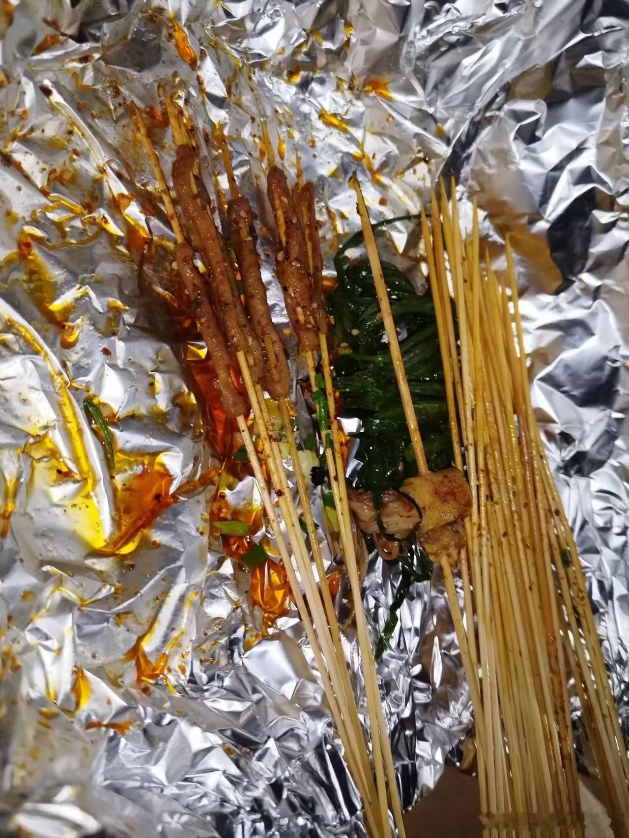男人的消费观！我老公：30多块的烧烤说买就买，天天买都不带心疼的，2块钱的袜子，