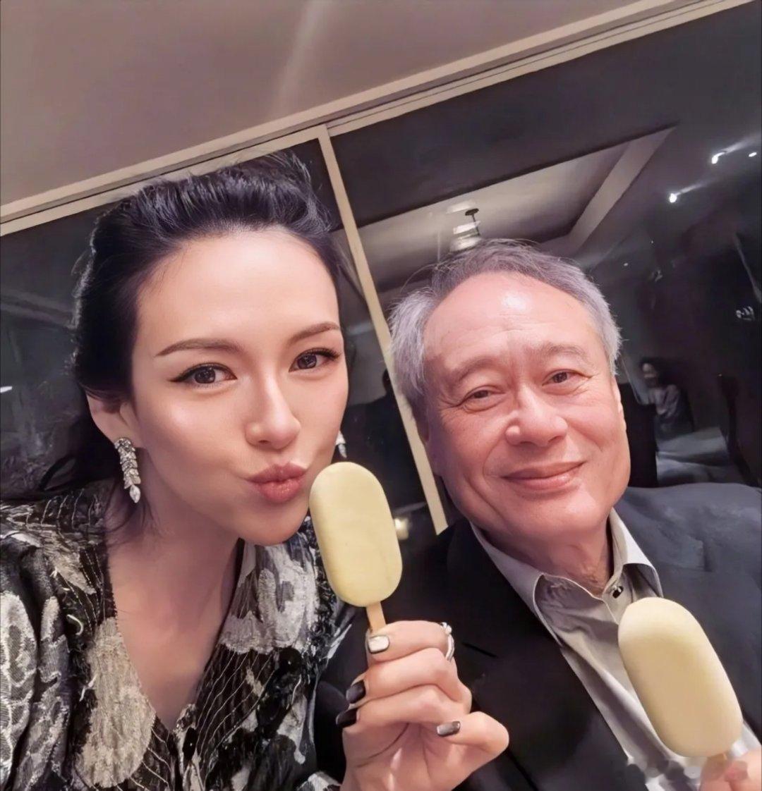 章子怡只有在他面前才能回归“小姑娘”的状态吧？章子怡很少有这种“自然放松”的心态