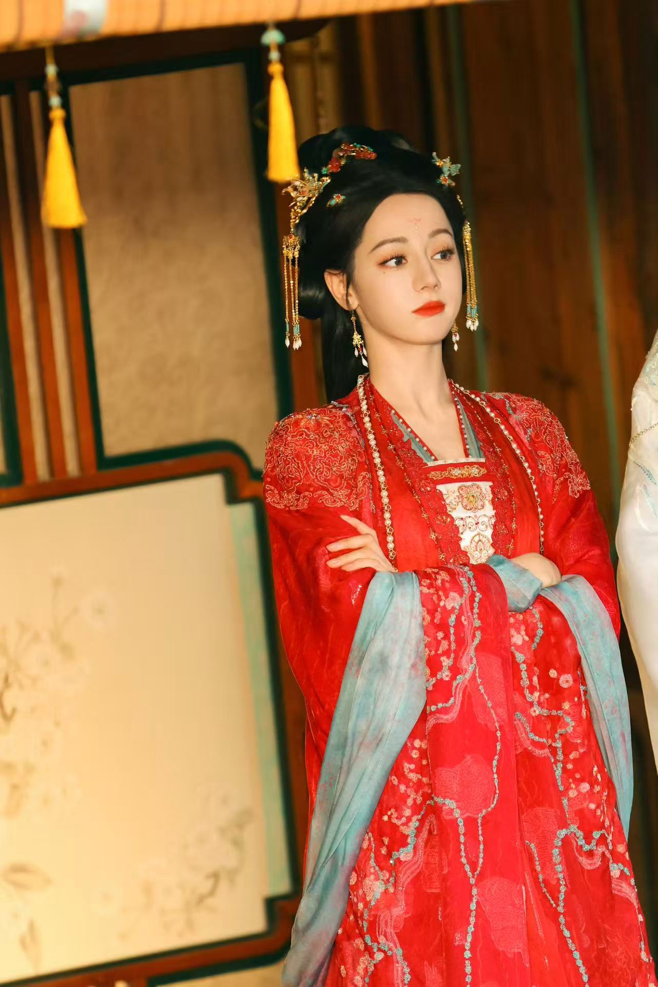 迪丽热巴初见人间色彩迪丽热巴世间色彩迪丽热巴初见人间色彩，好美，好耶好耶 