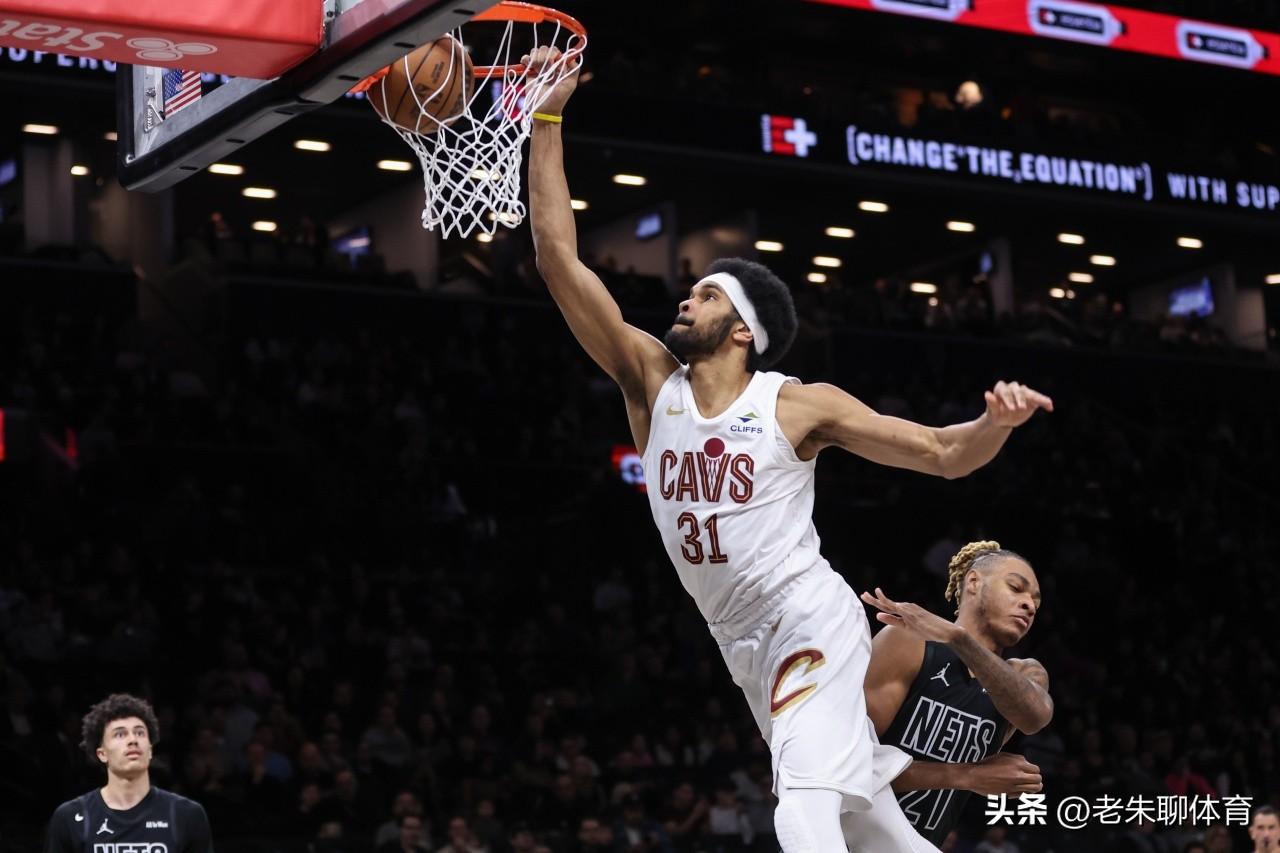 阿伦快回来吧！你不在，骑士队50%胜率都没有达到！
对阵活塞队的比赛中，阿伦因伤