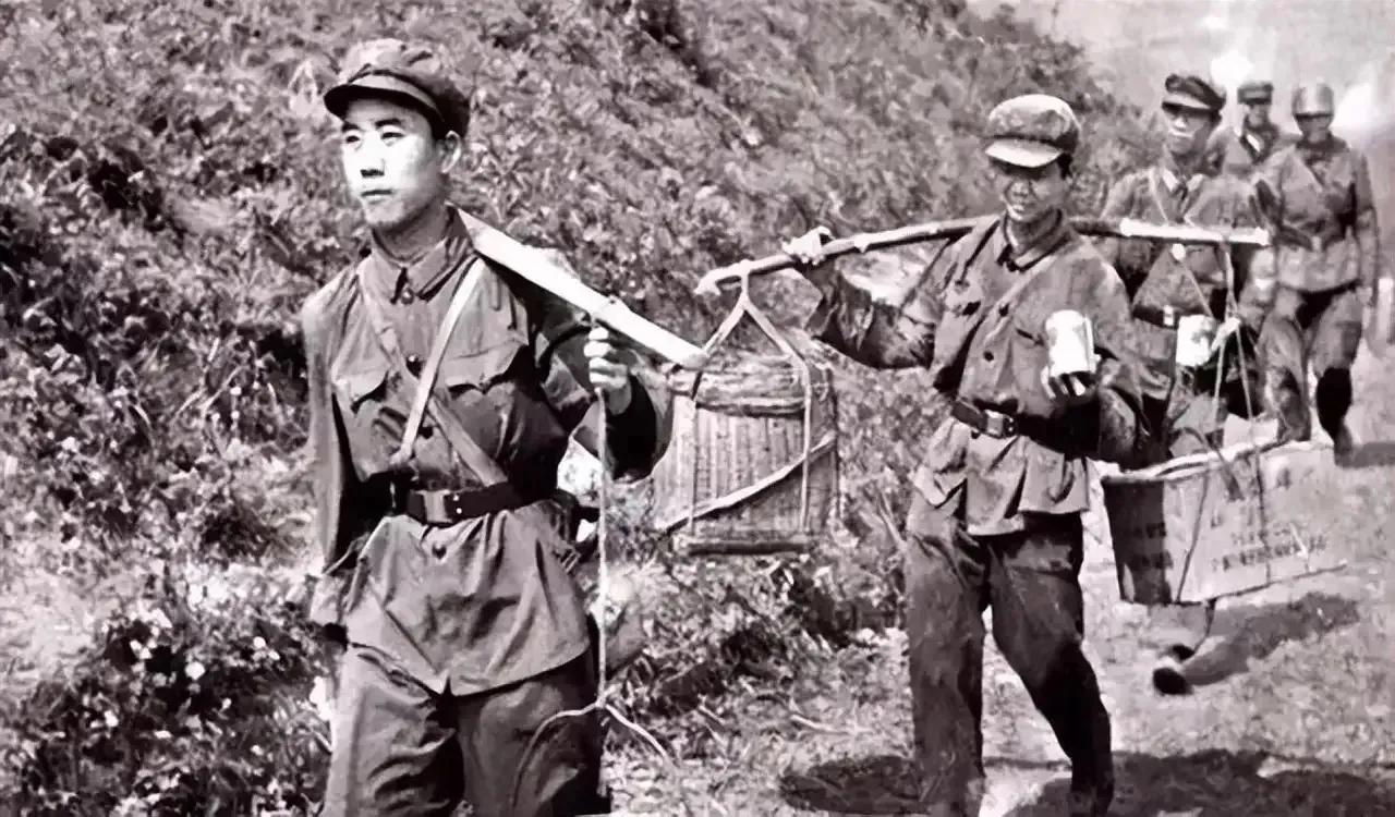 1979年，炊事员陶洪礼给前线送饭，路上，他遇到一个越军哨所，因嫌哨所碍事，他对