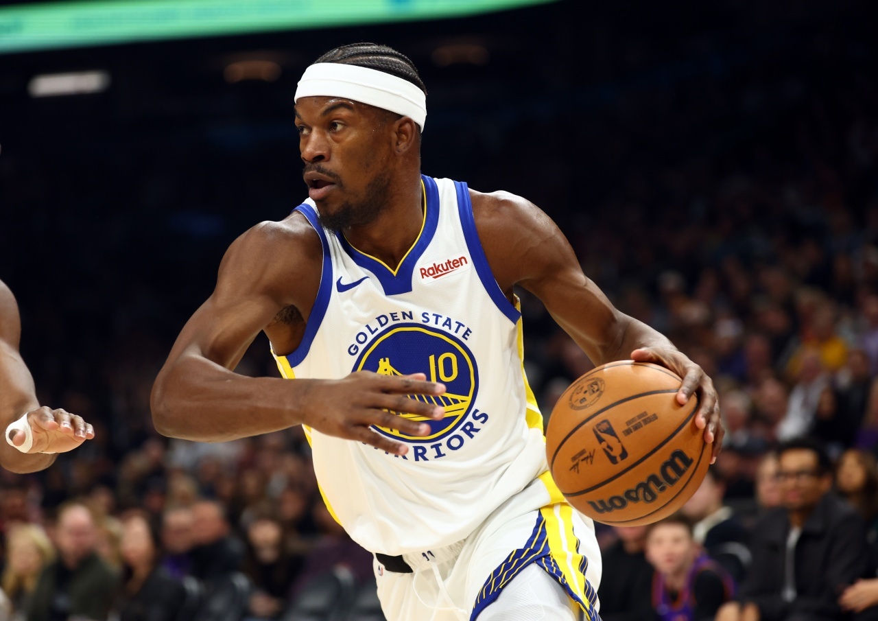 今日早些时候，勇士官方宣布巴特勒成功接受右膝手术，修复右膝韧带撕裂。巴特勒在1月