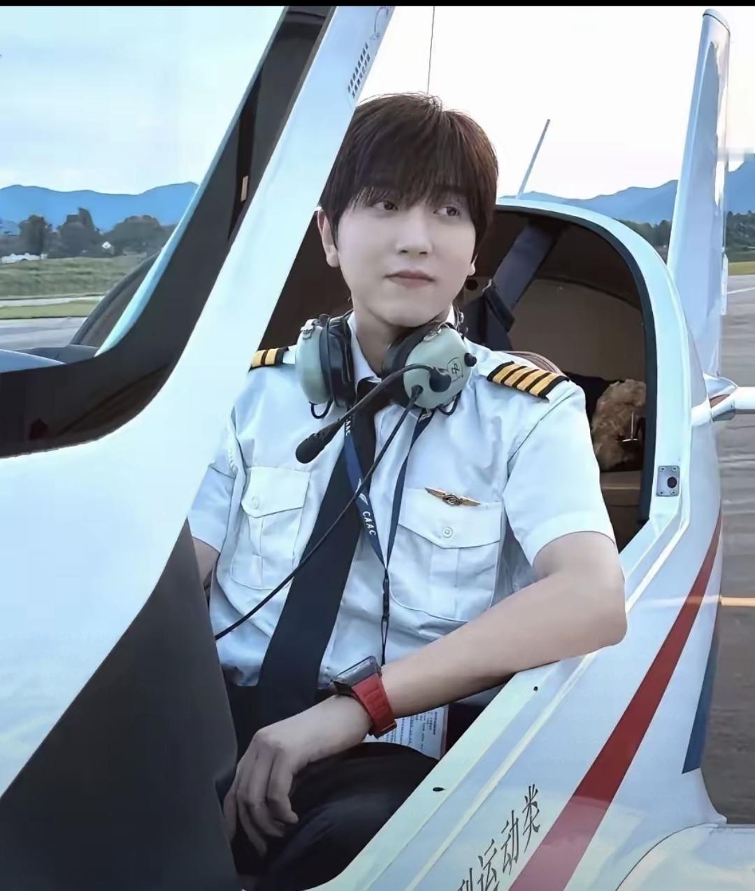 白冰被罚近两千万，流量明星也逃不掉税局的放大镜，这事真不是闹着玩的。
4月28日