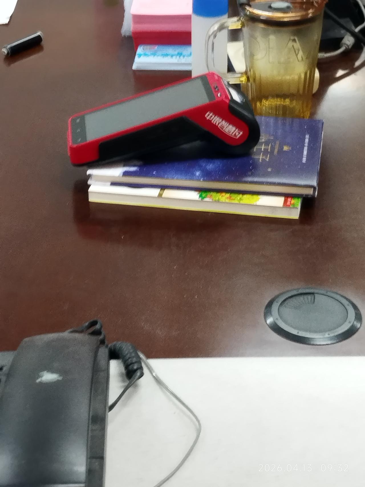 我在南通政务中心办事，正好看到办理公交卡的窗口，我问了工作人员，为什么江苏交通一