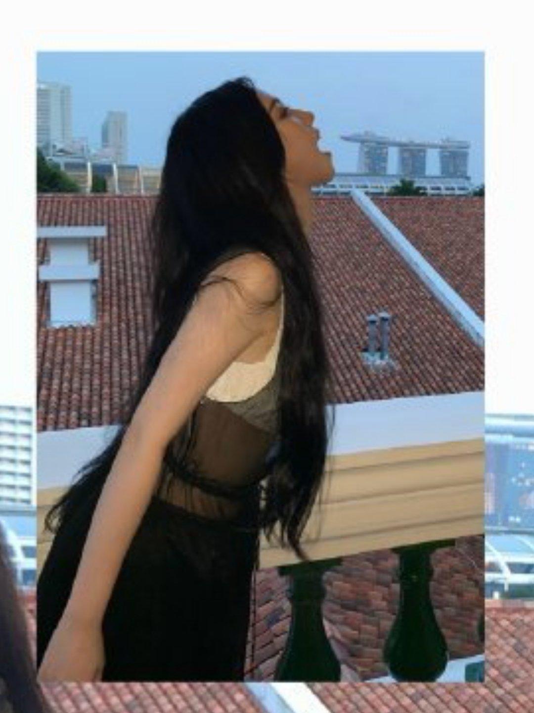 把后面建筑物当甜甜圈吞了还捂肚子表示吃饱了咋那么猪 柳智敏 ​​​