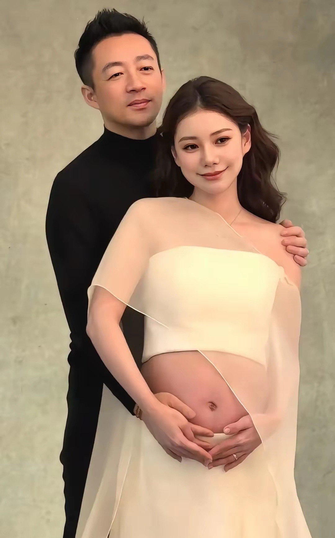 二婚和头婚的差别，看男方表情一目了然！感觉现在的汪小菲，眼里没有光了！ 