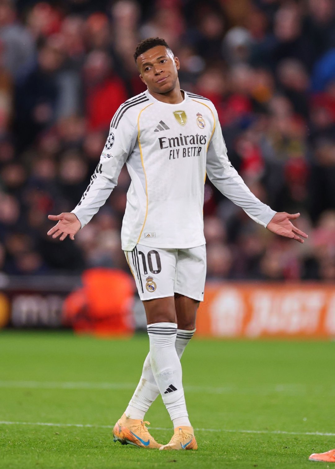 姆巴佩可能缺席以下比赛：❌皇家贝蒂斯❌马竞（西超杯半决赛）❌假设的西超杯决赛❌国