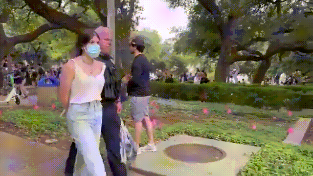 “最近美国各地都在上演靓丽的风景线！”4月25日，伊朗外交部发言人就“美国大学学