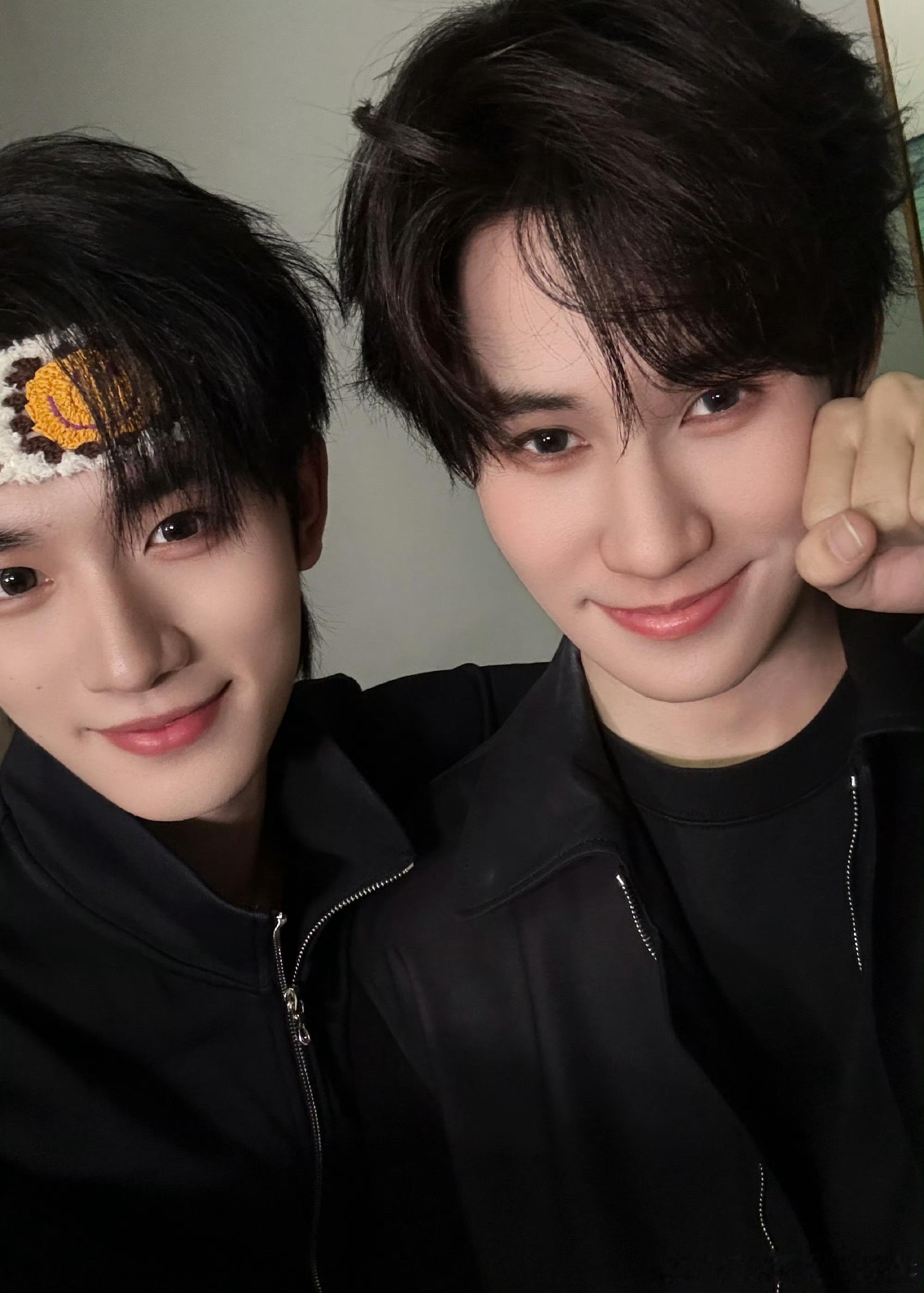 丁程鑫发文为张真源庆生丁程鑫给张真源送生日祝福丁程鑫给张真源送生日祝福，好，哇哦