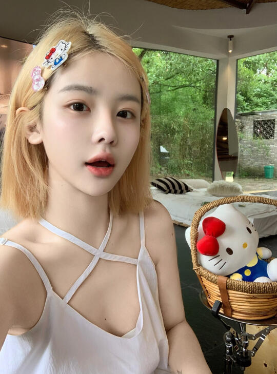 不是小🇰🇷 是杭州空降kitty城！！