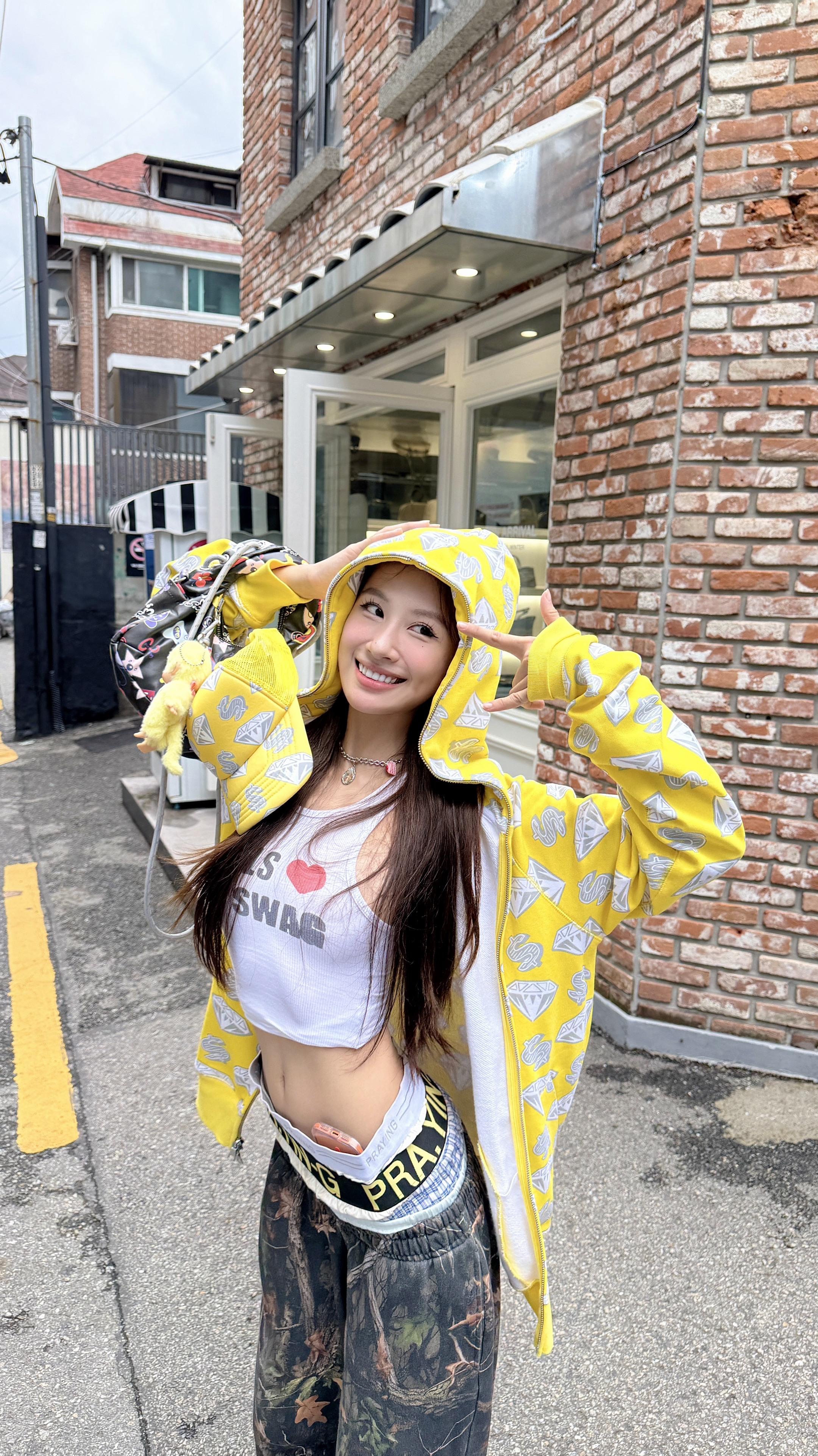 终于看到了cortis现场了。赶上了9月最后一场打歌，看到了限定版黑发...