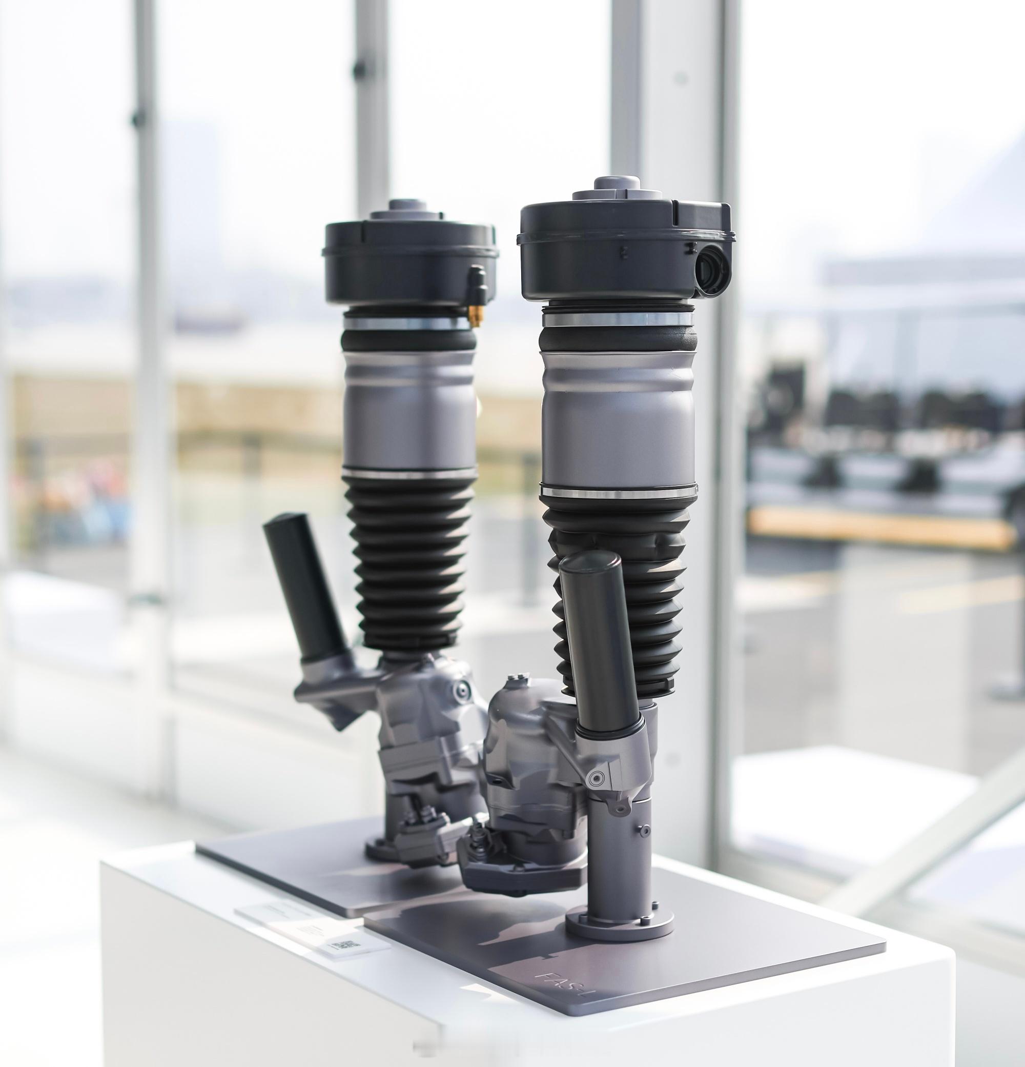 图1是SpaceX的1-3代猛禽发动机集成度差异图2是保时捷PAR全主动悬挂图3