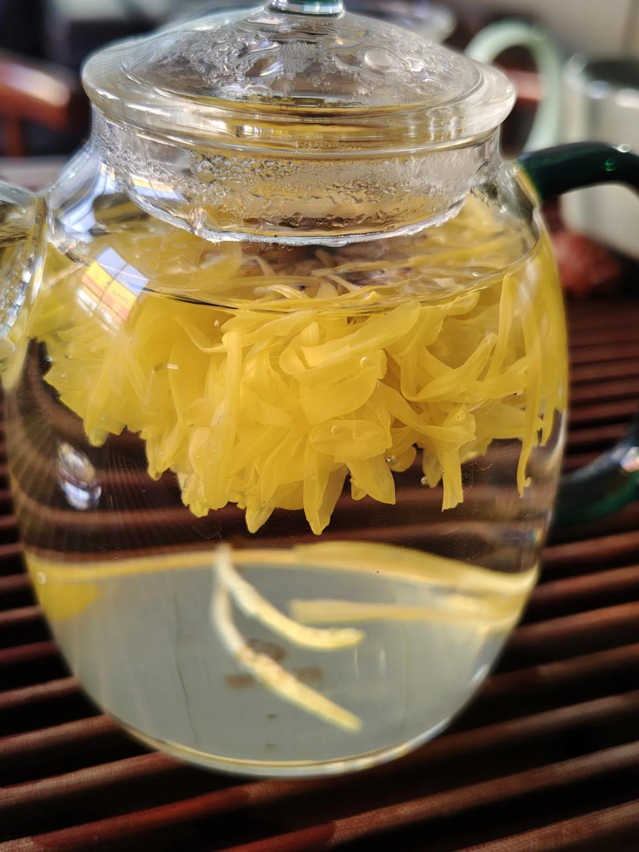 菊花茶，好看，好喝。