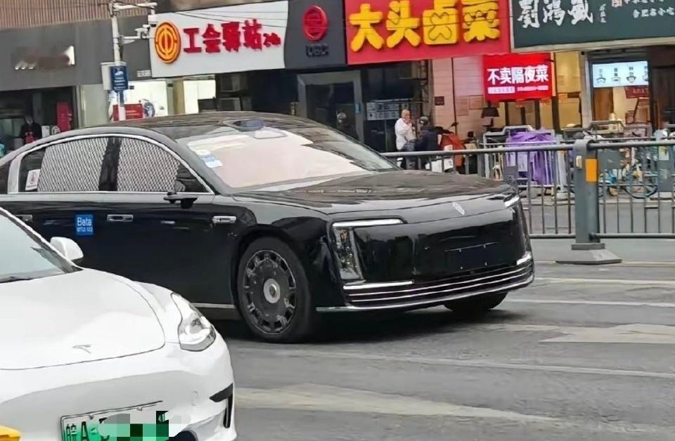 这是尊界 S800 第一次在公开道路上被拍到？ 