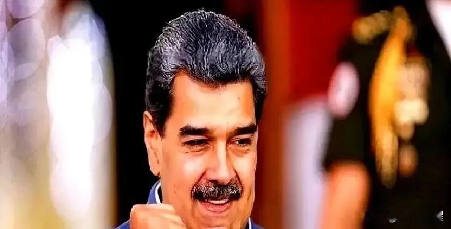 被关进美国大牢整整一周，出来就轻飘飘五个字：一切都安好。

这哪里是报平安，分明