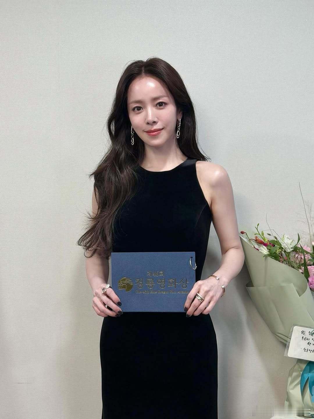 姐姐好美好美好美好美好美好美好美😻😻