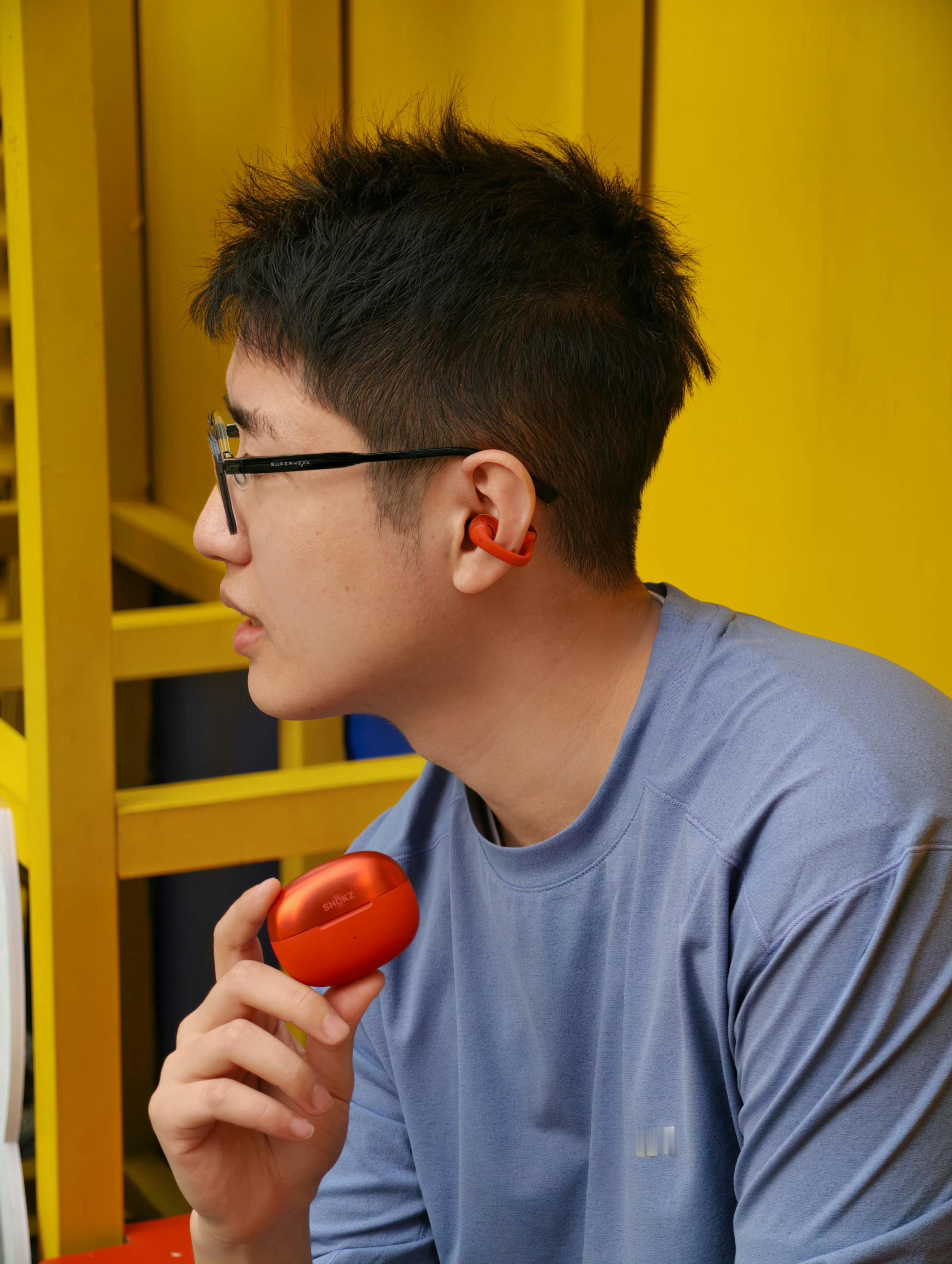 有哪些数码产品是穿搭神器耳夹耳机必须当属现在第一甚至有些品牌还做了耳夹耳机配饰