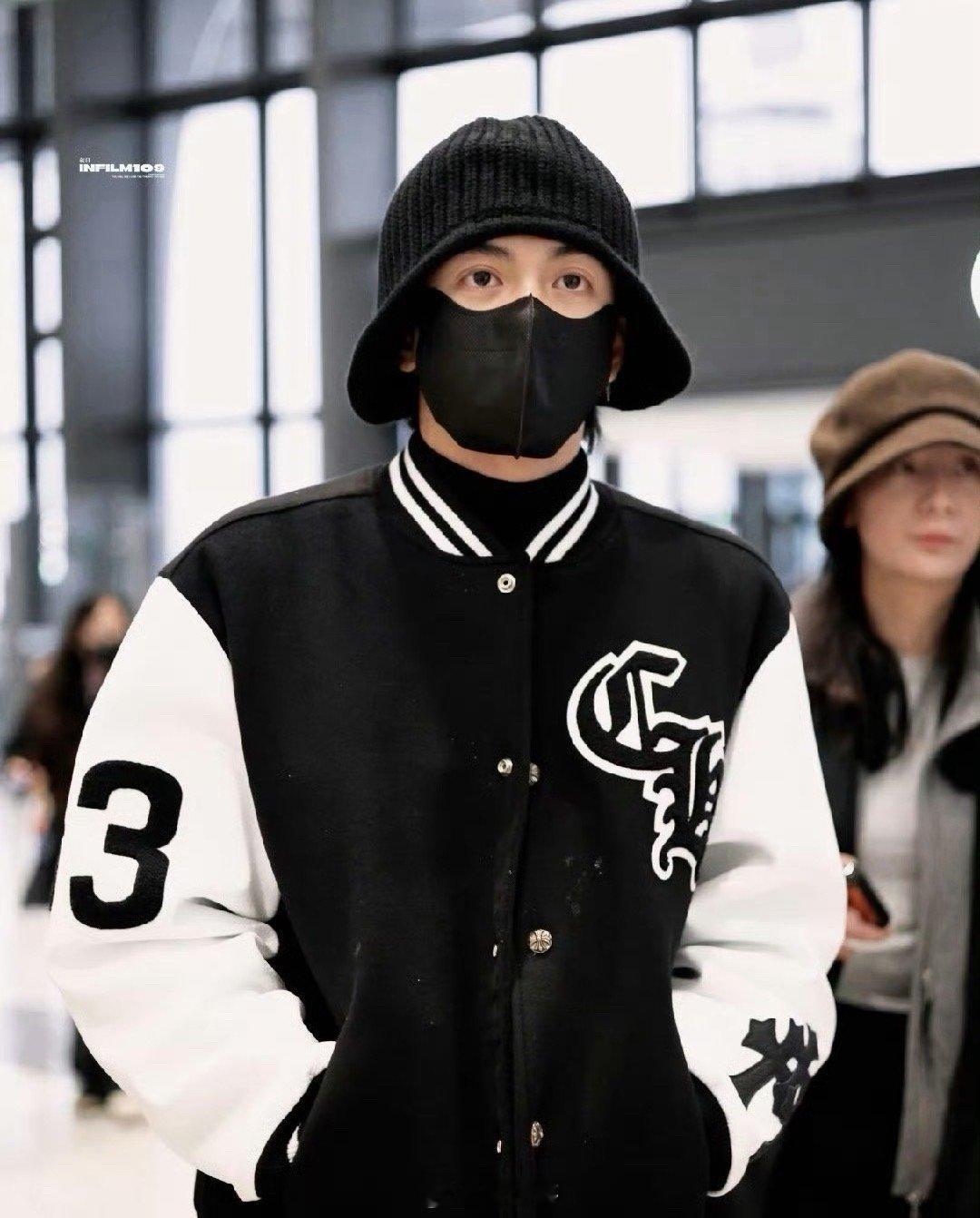 内娱明星尖叫之夜到达路透。白鹿、赵露思、王楚然、曾舜晞、刘雨昕、黄景瑜等网传尖叫