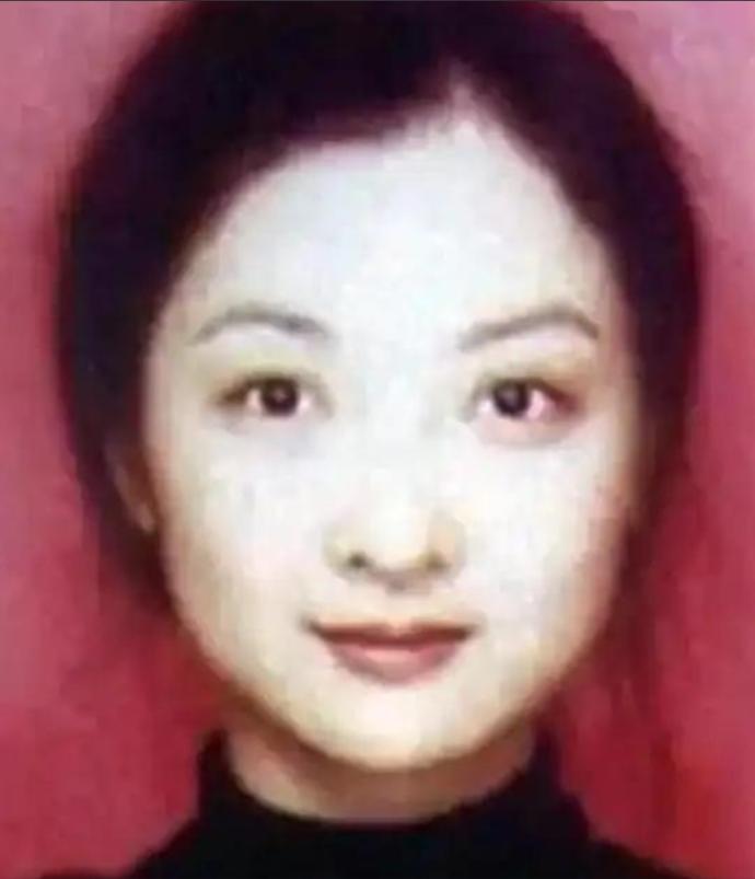 1996年远华油轮被扣大鹏湾，1.2亿货眼看要没了，厦大校花王丁丁连夜飞北京公关