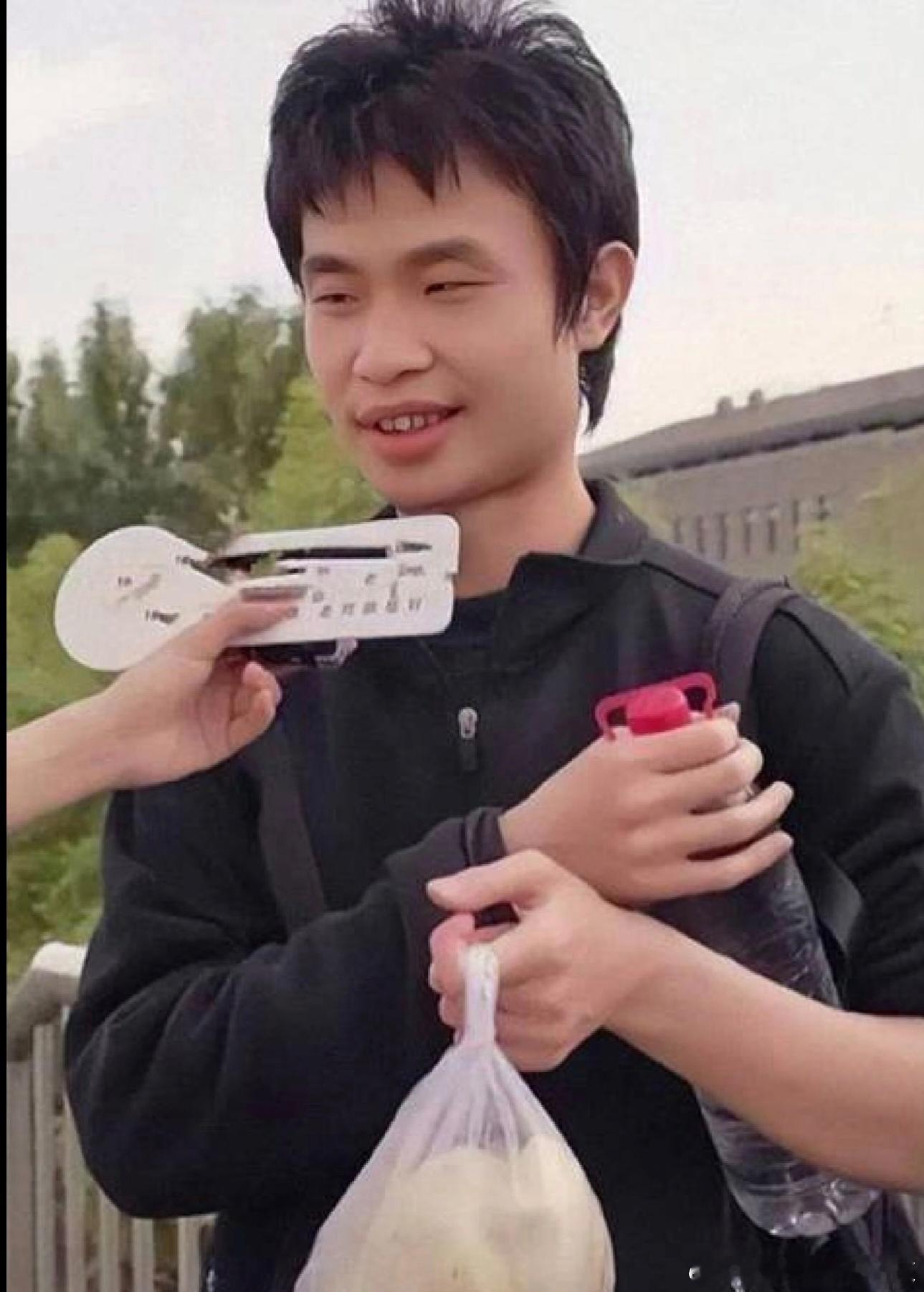 韦神怎么附试卷上了韦神：如果数学试卷我出题，能让你们考100分算我输！！！今年的