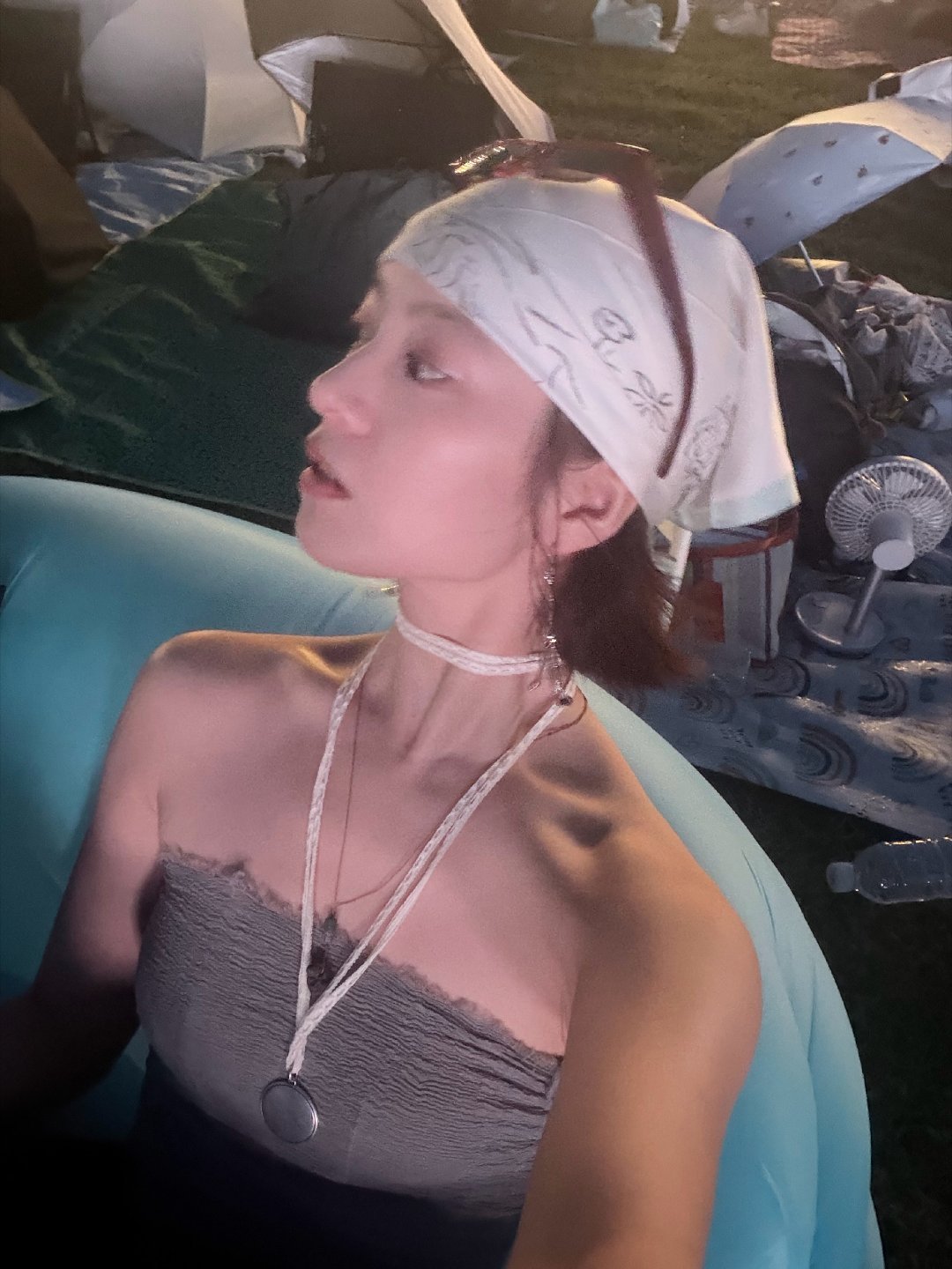李庚希音乐节穿搭李庚希音乐节造型李庚希音乐节穿搭，好前卫呀！！ 
