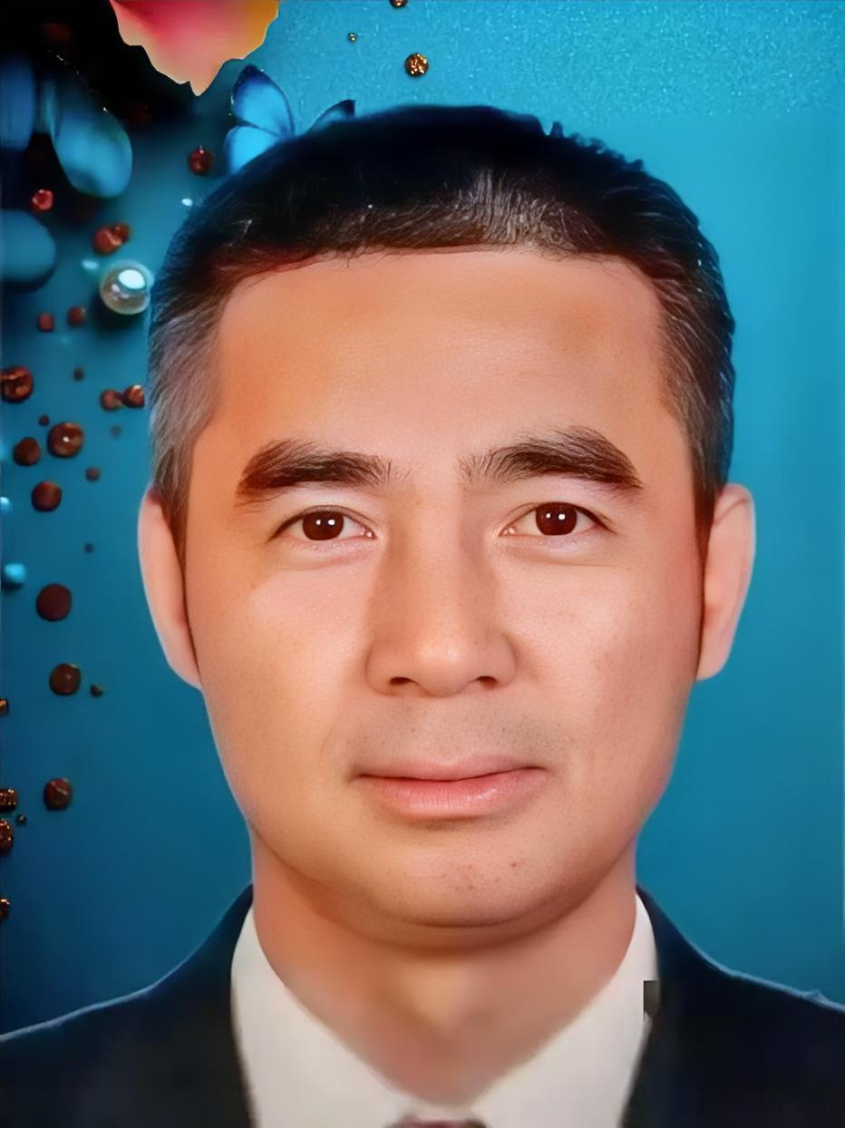 谢卫东接受调查了。听到消息亲友圈炸开了。58岁，本该是提着保温杯、安稳等着退休的