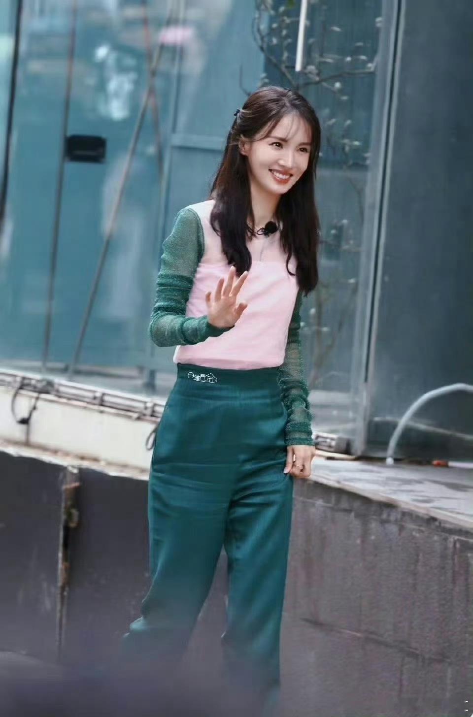 #金晨青环妆造#青春靓丽！朝气蓬勃[哇]#明星大咖汇# ​​​