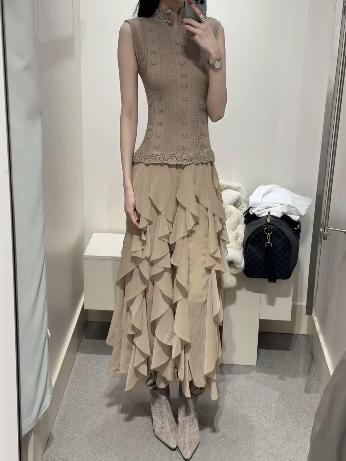 这三套穿搭该怎么选呢？
极致柔美、大女主干练与松弛高级三种截然不同的早春调性：