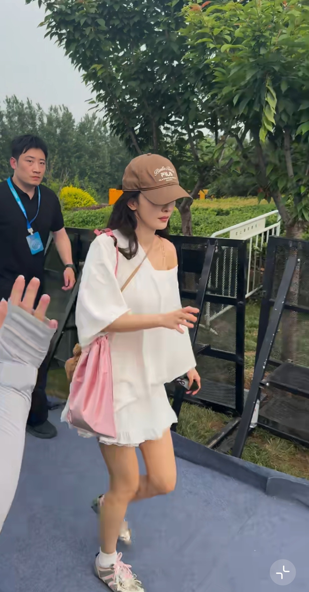 好近的视角啊