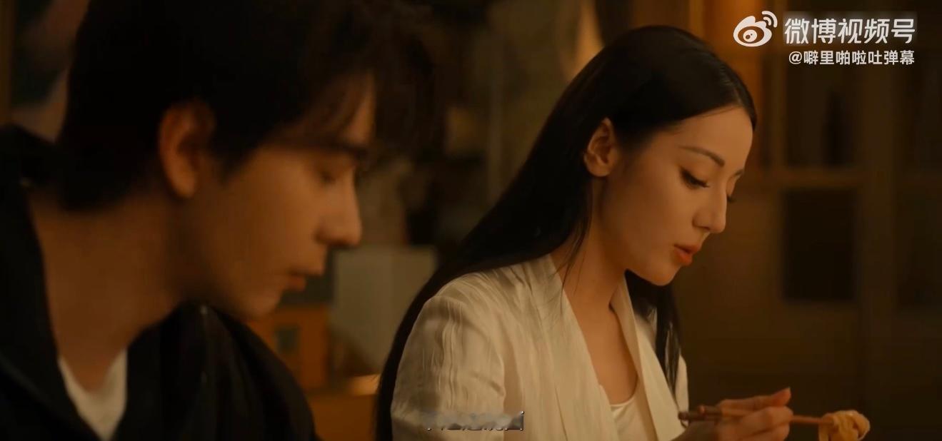 炎拓 妻管严 四人修罗场名场面！聂九罗和经纪人谈解约，炎拓和女地枭假约会，各自心