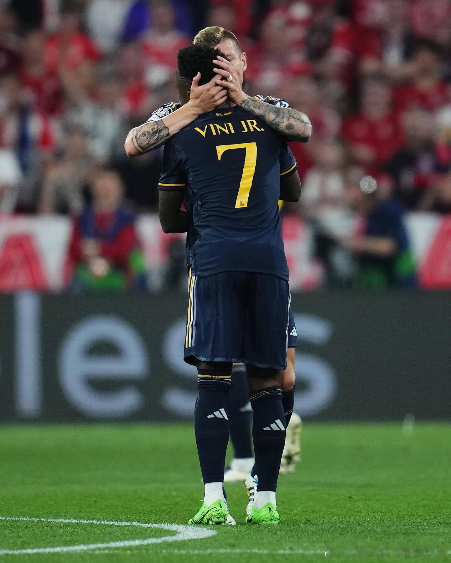 克罗斯: The best#皇马名宿# ​​​